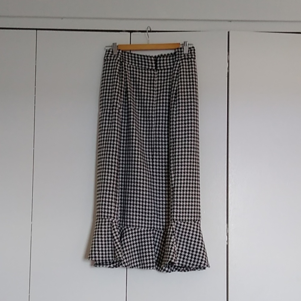Skirt - Picture 2 of 2